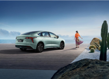 易至汽车羿驰05、秦Plus EV、埃安S，谁是10万级家轿首选？​